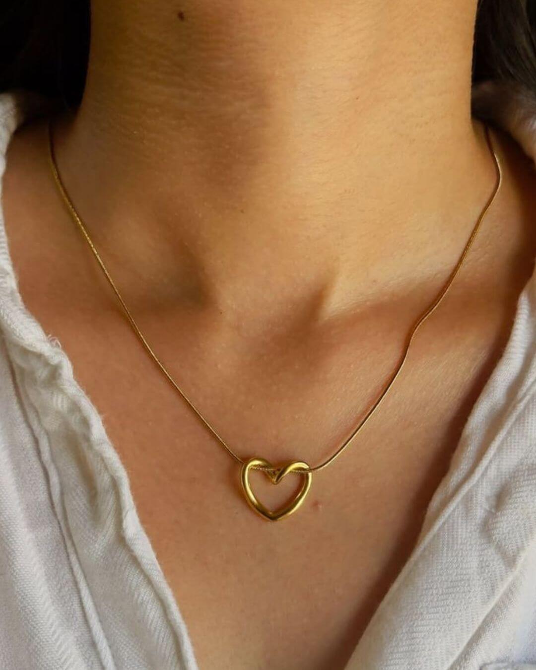 Heart minimal Necklace