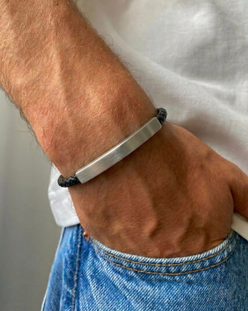 Minimal Bar Bracelet