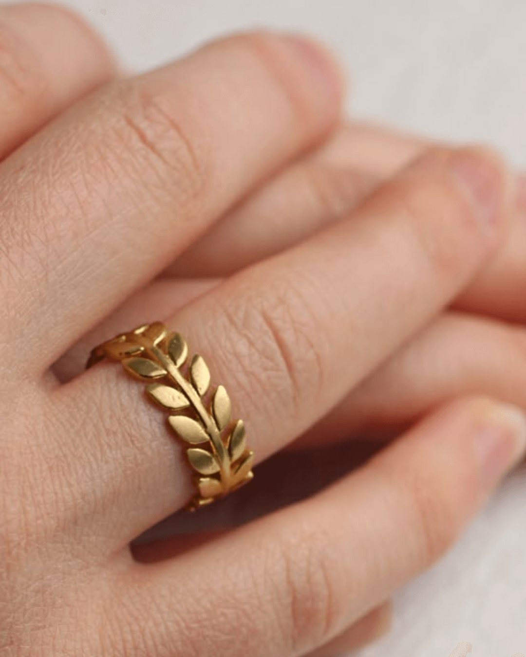 Leaf ring band