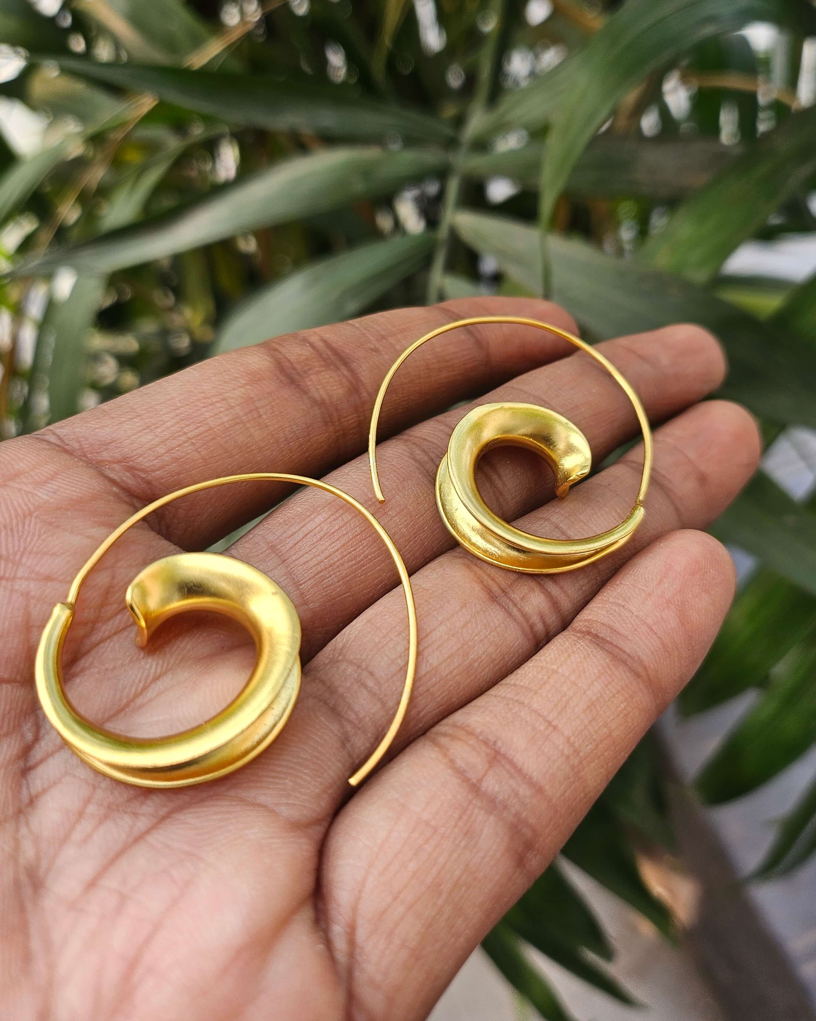 Aarunya Spiral Hoops
