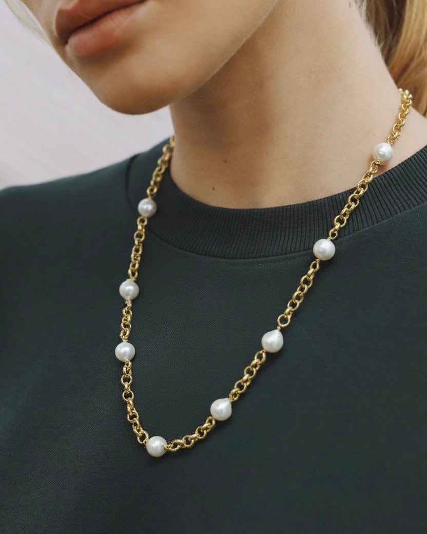 Lustre pearl Necklace