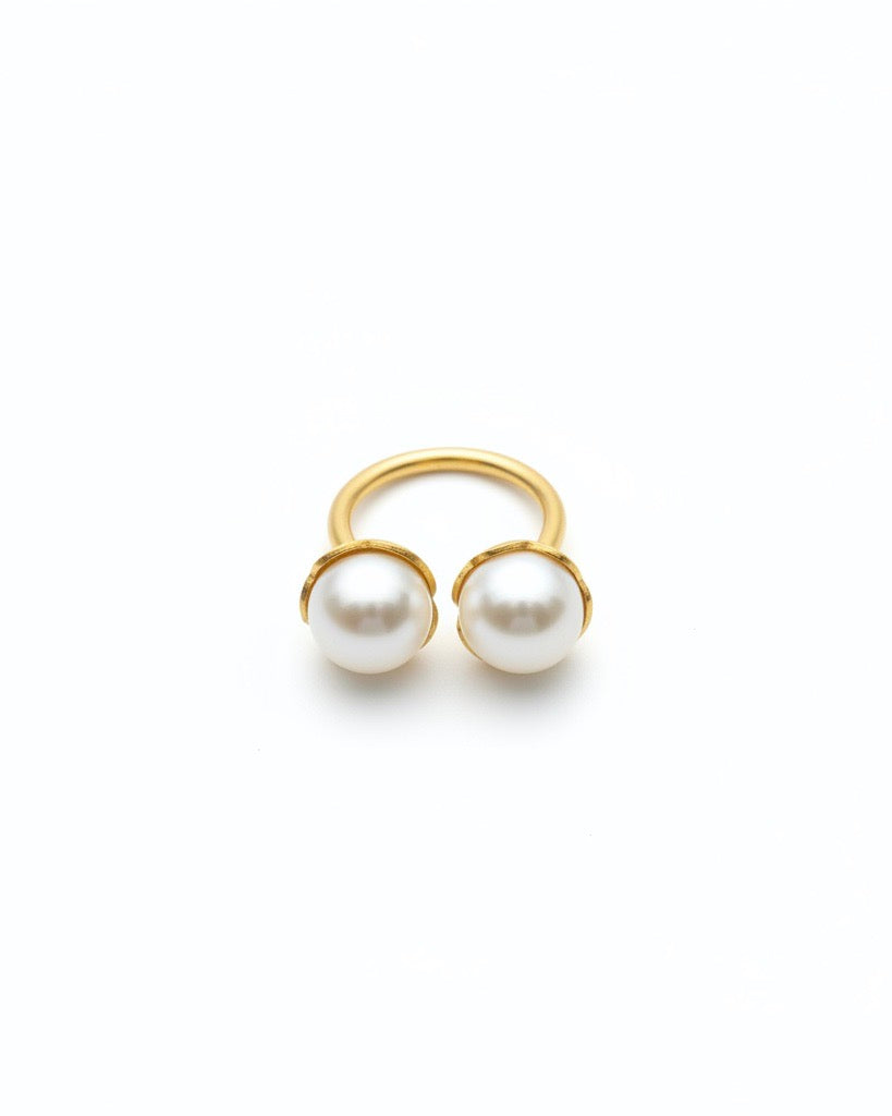 dual pearl ring